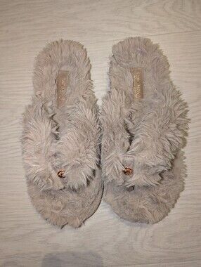 Michael Kors Faux Fur Flip-Flop Slippers - Pink Beige